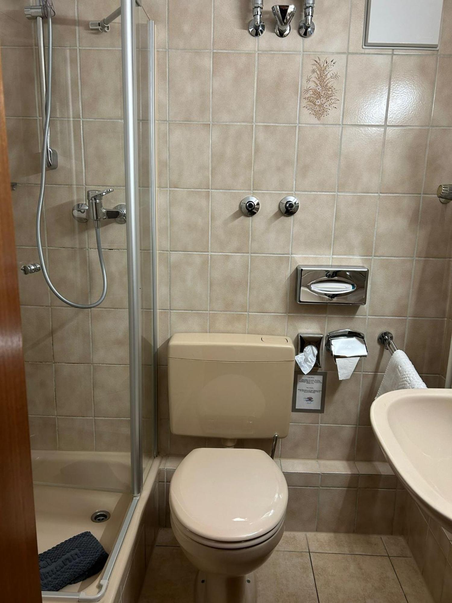 Hotel Fackelmann Nuremberg Bagian luar foto