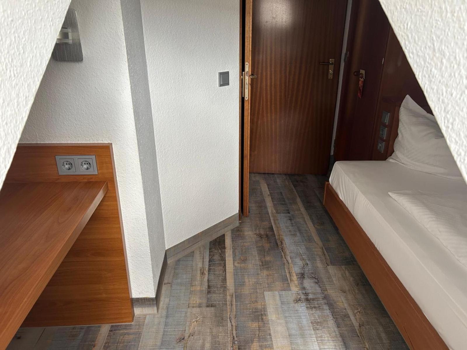 Hotel Fackelmann Nuremberg Bagian luar foto