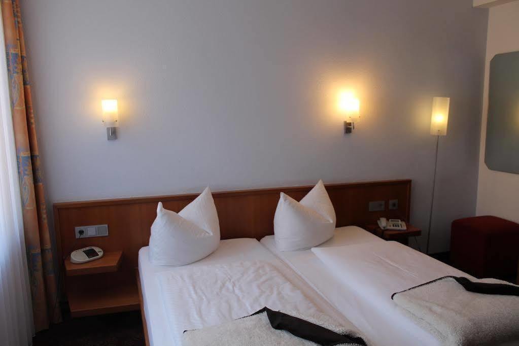 Hotel Fackelmann Nuremberg Bagian luar foto